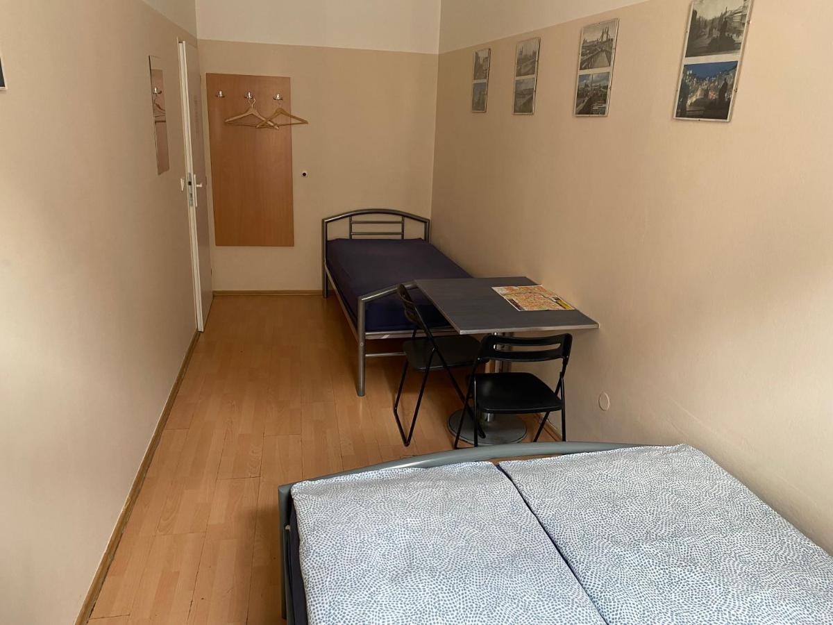 Hostel Emma Praha Bagian luar foto