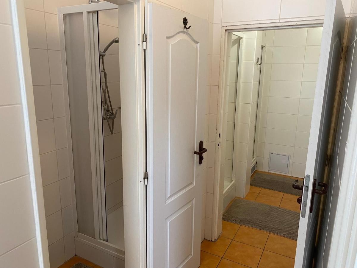 Hostel Emma Praha Bagian luar foto